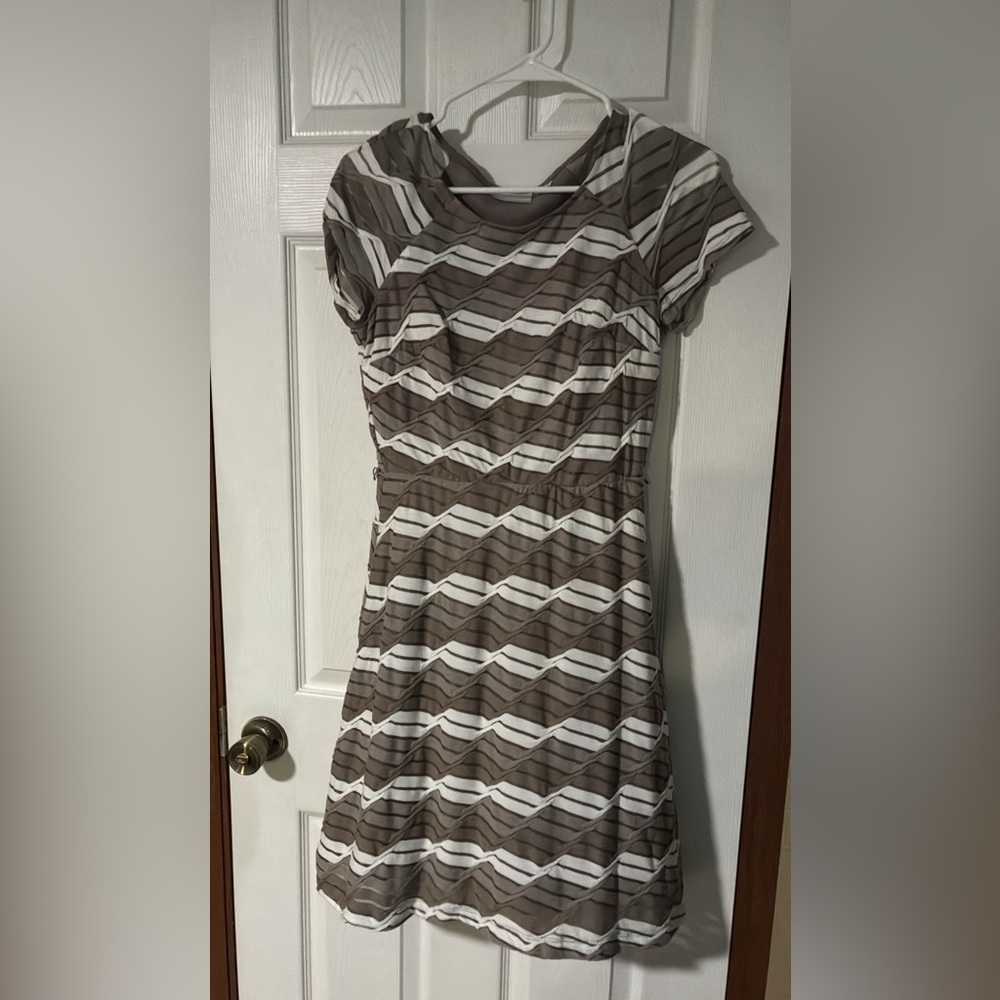 New York & Company Zigzag Patterned Mini Dress